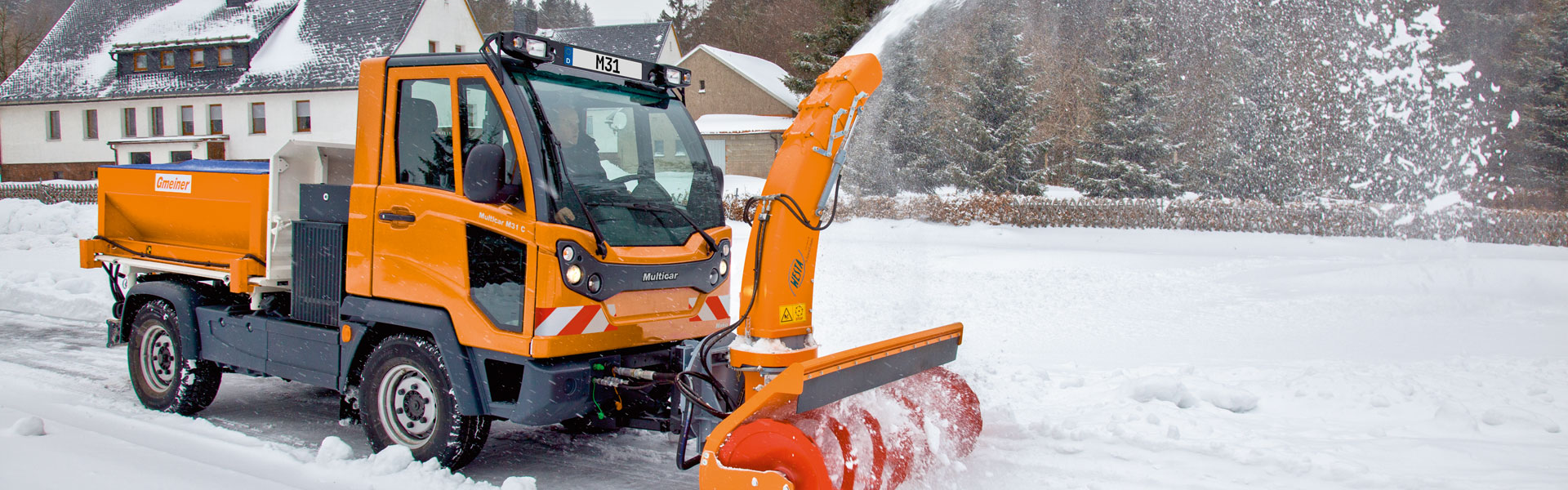 Profi-Geräteträger ohne Verschleiß zum Kehren, Mähen, Laubsammeln und Schneefräsen.